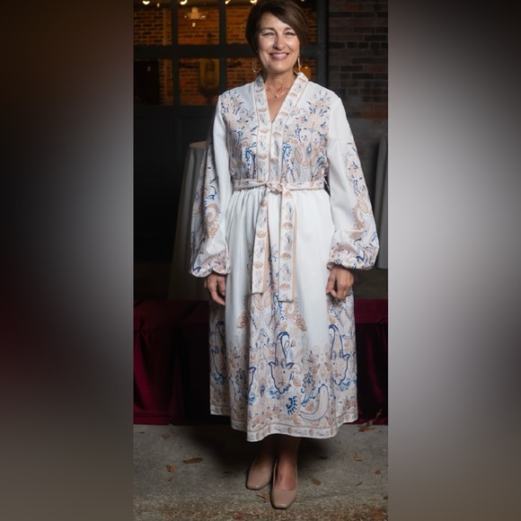 Other - Elegant White and Blue Patterned Dress size 10